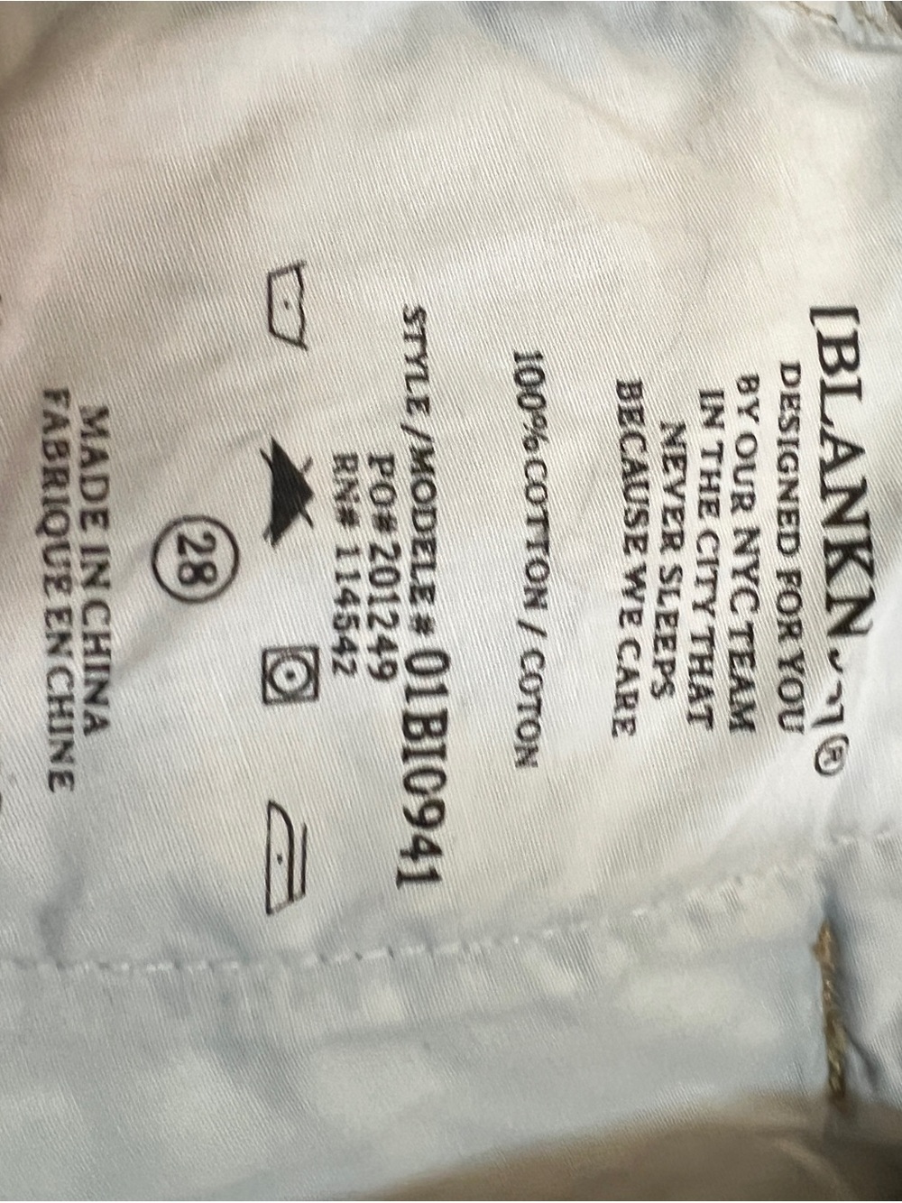 BlankNYC Pleated Denim Mini Skirt Raw Hem Y2K Low Rise 28 Model Off Duty Street - Picture 6 of 6
